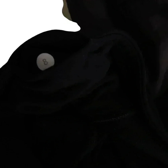 Lululemon Black Yoga Pants Womens  Workout Gather & grow crop capri Size 8 - Picture 11 of 11